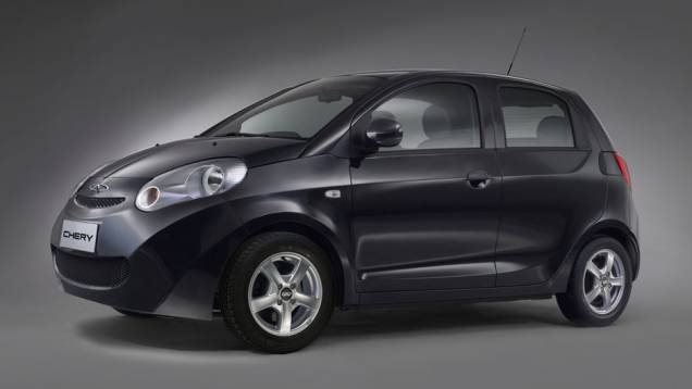 O S-18 é o primeiro chinês flex á venda no mercado brasileiro | <a href="https://quatrorodas.abril.com.br/carros/lancamentos/chery-s-18-661585.shtml" rel="migration">Leia mais</a> O S-18 é o primeiro chinês flex á venda no mercado brasileiro | <a href="https://quatrorodas.abril.com.br/carros/lancamentos/chery-s-18-661585.shtml" rel="migration">Leia mais</a>