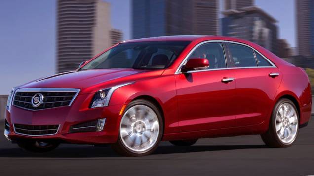 A Cadillac estreia no sedã um novo motor de quatro cilindros e 2.0 l, com potência de 273 cavalos