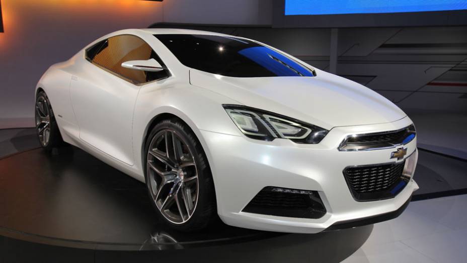 Chevrolet Tru 140S: baseado no Cruze, esportivo reúne tecnologias de ponta | <a href="https://quatrorodas.abril.com.br/reportagens/salao/chevrolet-tru-140s-662402.shtml" target="_blank" rel="migration">Leia mais</a>