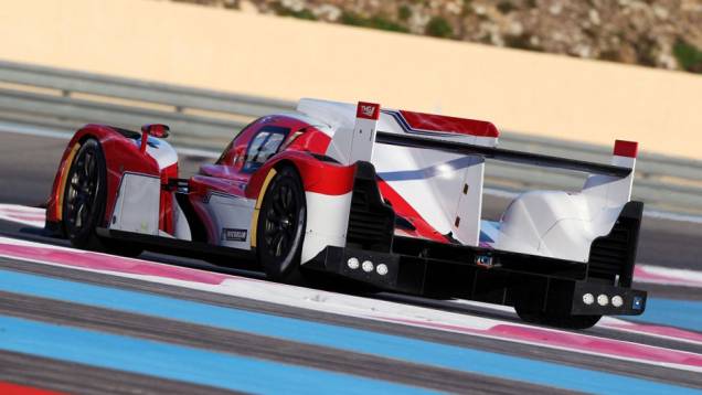 Carro de competição está em testes no circuito francês Paul Ricard