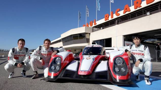 Pilotos Nicolas Lapierre, Kazuki Nakajima e Alex Wurz estão ajudando no desenvolvimento Pilotos Nicolas Lapierre, Kazuki Nakajima e Alex Wurz estão ajudando no desenvolvimento