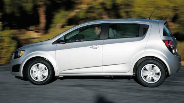 Chevrolet Sonic Hatch: novo modelo está pronto para chegar ao Brasil e virá da fábrica de Ramos Arzipe | <a href="https://quatrorodas.abril.com.br/noticias/brasil-ira-mesmo-romper-acordo-comercial-mexico-diz-jornal-313030_p.shtml" target="_blank" rel="migration">Leia mais</a>