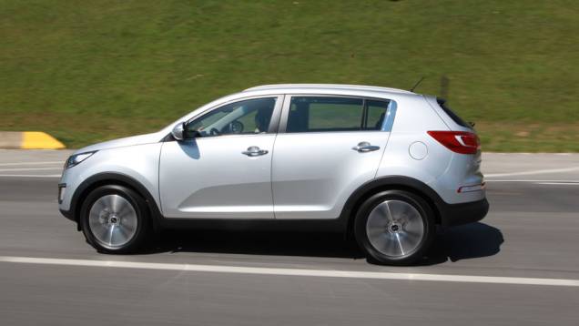 Com etanol no tanque, o Sportage dispõe de 178 cv | <a href="https://quatrorodas.abril.com.br/carros/lancamentos/kia-sportage-flex-676497.shtml" rel="migration">Leia mais</a>