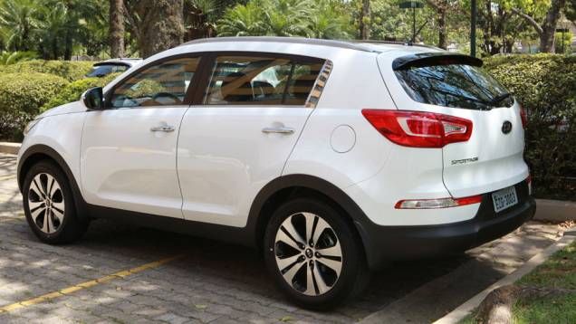 O visual do SUV caiu no gosto do brasileiro: em 2011, foram vendidas pouco mais de 8 mil unidades | <a href="https://quatrorodas.abril.com.br/carros/lancamentos/kia-sportage-flex-676497.shtml" rel="migration">Leia mais</a>