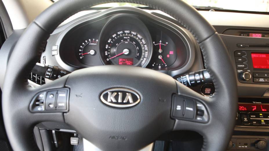 A expectativa da Kia é vender pouco mais de 14 mil Sportages em 2012 | <a href="https://quatrorodas.abril.com.br/carros/lancamentos/kia-sportage-flex-676497.shtml" rel="migration">Leia mais</a>