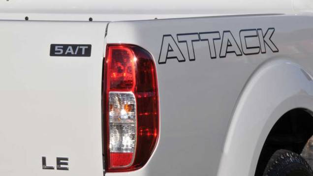 A LE Attack 4x4, topo de linha, sai por R$ 128.990 | <a href="/carros/lancamentos/nissan-frontier-2013-676772.shtml" rel="migration">Leia mais</a>