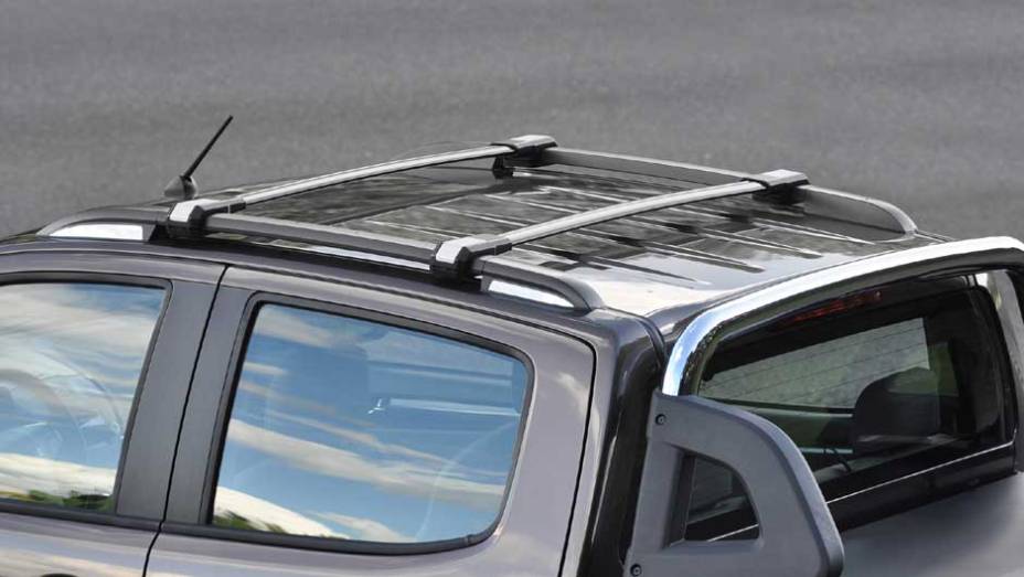 Picape também pode ser equipada com santantonio | <a href="https://quatrorodas.abril.com.br/carros/lancamentos/chevrolet-s10-677036.shtml" rel="migration">Leia mais</a>