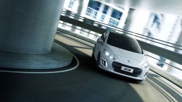 Modelo é equipado com motor 1.6 de 122 cv | <a href="https://quatrorodas.abril.com.br/carros/lancamentos/peugeot-308-677117.shtml" rel="migration">Leia mais</a> Modelo é equipado com motor 1.6 de 122 cv | <a href="https://quatrorodas.abril.com.br/carros/lancamentos/peugeot-308-677117.shtml" rel="migration">Leia mais</a>