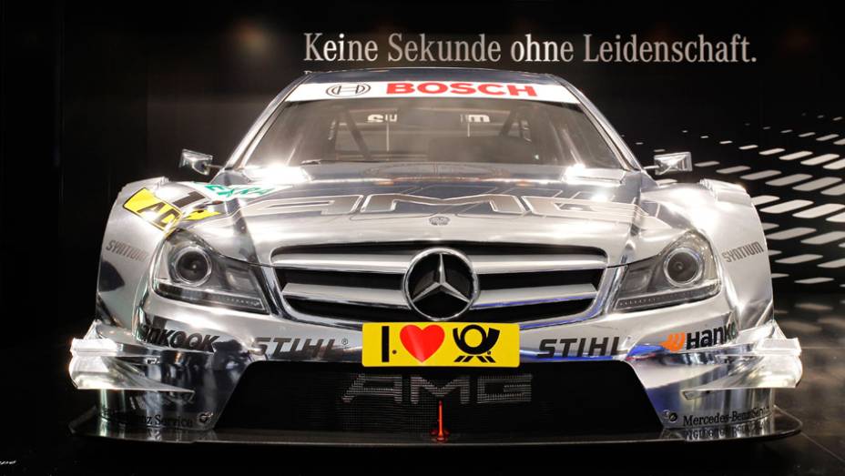 Mercedes Classe C DTM irá disputar campeonato de turismo alemão contra <a href="https://quatrorodas.abril.com.br/galerias/audi/a5-dtm-677559.shtml" target="_blank" rel="migration">Audi A5 DTM</a> e <a href="https://quatrorodas.abril.com.br/galerias/bmw/m3-dtm-677564.shtml" rel="migration"></a>