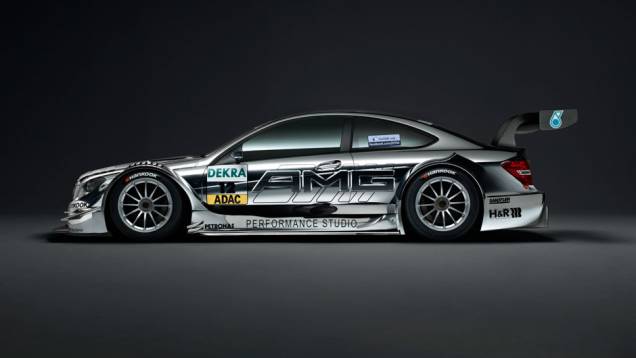 Mercedes Classe C DTM irá disputar campeonato de turismo alemão contra <a href="https://quatrorodas.abril.com.br/galerias/audi/a5-dtm-677559.shtml" target="_blank" rel="migration">Audi A5 DTM</a> e <a href="https://quatrorodas.abril.com.br/galerias/bmw/m3-dtm-677564.shtml" rel="migration"></a> Mercedes Classe C DTM irá disputar campeonato de turismo alemão contra <a href="https://quatrorodas.abril.com.br/galerias/audi/a5-dtm-677559.shtml" target="_blank" rel="migration">Audi A5 DTM</a> e <a href="https://quatrorodas.abril.com.br/galerias/bmw/m3-dtm-677564.shtml" rel="migration"></a>