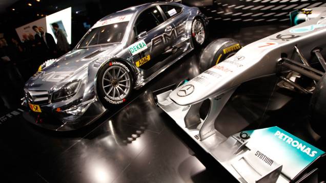 Mercedes Classe C DTM irá disputar campeonato de turismo alemão contra <a href="https://quatrorodas.abril.com.br/galerias/audi/a5-dtm-677559.shtml" target="_blank" rel="migration">Audi A5 DTM</a> e <a href="https://quatrorodas.abril.com.br/galerias/bmw/m3-dtm-677564.shtml" rel="migration"></a> Mercedes Classe C DTM irá disputar campeonato de turismo alemão contra <a href="https://quatrorodas.abril.com.br/galerias/audi/a5-dtm-677559.shtml" target="_blank" rel="migration">Audi A5 DTM</a> e <a href="https://quatrorodas.abril.com.br/galerias/bmw/m3-dtm-677564.shtml" rel="migration"></a>