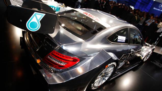 Mercedes Classe C DTM irá disputar campeonato de turismo alemão contra <a href="https://quatrorodas.abril.com.br/galerias/audi/a5-dtm-677559.shtml" target="_blank" rel="migration">Audi A5 DTM</a> e <a href="https://quatrorodas.abril.com.br/galerias/bmw/m3-dtm-677564.shtml" rel="migration"></a> Mercedes Classe C DTM irá disputar campeonato de turismo alemão contra <a href="https://quatrorodas.abril.com.br/galerias/audi/a5-dtm-677559.shtml" target="_blank" rel="migration">Audi A5 DTM</a> e <a href="https://quatrorodas.abril.com.br/galerias/bmw/m3-dtm-677564.shtml" rel="migration"></a>