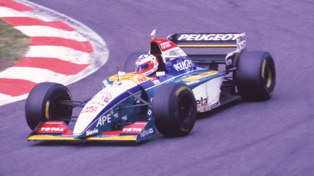 1995 - Não consegue repetir a regularidade da temporada anterior e finaliza o ano na 11ª posição geral, com 11 pontos. Destaque para o segundo lugar no GP do Canadá, seguido pelo companheiro Eddie Irvine. 1995 - Não consegue repetir a regularidade da temporada anterior e finaliza o ano na 11ª posição geral, com 11 pontos. Destaque para o segundo lugar no GP do Canadá, seguido pelo companheiro Eddie Irvine.