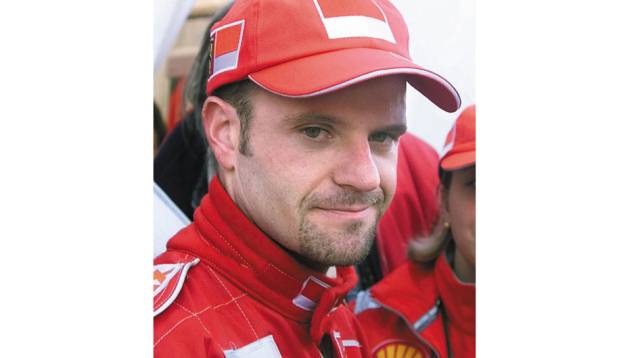 Março de 2000 - Chega à Ferrari e guia pela primeira vez um carro de ponta. Obtém o primeiro pódio pela equipe italiana, na Austrália, atrás do companheiro Schumacher.