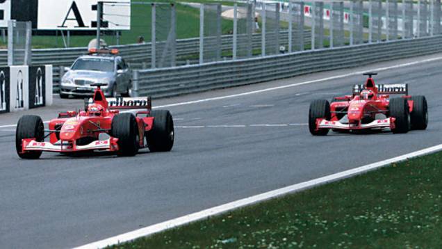Maio de 2002 - Protagoniza um dos momentos mais constrangedores da história da F-1, ao ceder a vitória do GP da Áustria para Schumacher na última curva, obedecendo às ordens da equipe.