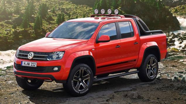 A chamativa pintura laranja é apenas um dos detalhes exclusivos da Amarok Canyon | <a href="https://quatrorodas.abril.com.br/saloes/genebra/2012/volkswagen-amarok-canyon-678779.shtml" rel="migration">Leia mais</a>