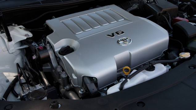 Motor 3.5 V6 de 24 válvulas entrega 277 cv de potência | <a href="https://quatrorodas.abril.com.br/carros/lancamentos/toyota-camry-2013-679638.shtml" rel="migration">Leia mais</a>