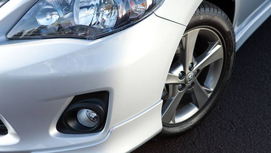 Preços partem de 79.500 reais | <a href="https://quatrorodas.abril.com.br/noticias/toyota-lanca-novo-camry-corolla-xrs-318090_p.shtml" rel="migration">Leia mais</a>