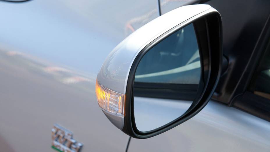 Potência gerada pelo modelo é de 153 cv com etanol e 142 cv se a escolha for pela gasolina | <a href="https://quatrorodas.abril.com.br/noticias/toyota-lanca-novo-camry-corolla-xrs-318090_p.shtml" rel="migration">Leia mais</a>