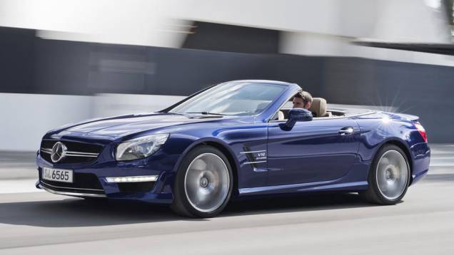 O carro estreia a nova identidade visual dos AMG, com destaque para a grade dupla cromada na frente | <a href="https://quatrorodas.abril.com.br/saloes/nova-york/2012/mercedes-benz-sl65-amg-680824.shtml" rel="migration">Leia mais</a>