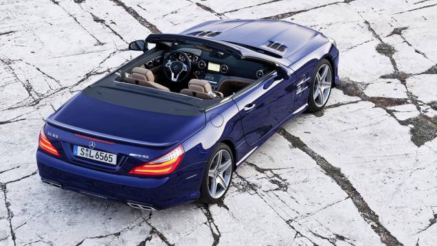 O tratamento da AMG fez bem ao já belo Classe SL | <a href="https://quatrorodas.abril.com.br/saloes/nova-york/2012/mercedes-benz-sl65-amg-680824.shtml" rel="migration">Leia mais</a>