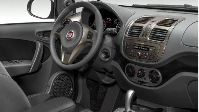 Câmbio Dualogic e apliques no painel são opcionais no Grand Siena | <a href="https://quatrorodas.abril.com.br/carros/lancamentos/fiat-grand-siena-680146.shtml" rel="migration">Leia mais</a> Câmbio Dualogic e apliques no painel são opcionais no Grand Siena | <a href="https://quatrorodas.abril.com.br/carros/lancamentos/fiat-grand-siena-680146.shtml" rel="migration">Leia mais</a>