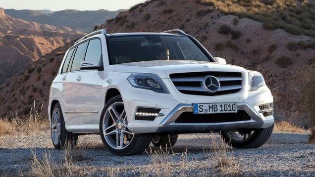 O Classe GLK 2013 ganhou uma nova dianteira | <a href="https://quatrorodas.abril.com.br/saloes/nova-york/2012/mercedes-benz-classe-glk-680843.shtml" rel="migration">Leia mais</a>