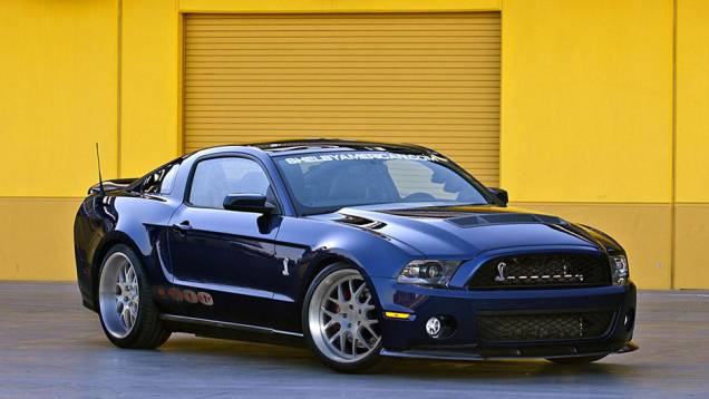 Modelo é o mais potente modelo já fabricado pela Shelby | <a href="https://quatrorodas.abril.com.br/saloes/nova-york/2012/ford-shelby-1000-680842.shtml" rel="migration">Leia mais</a>