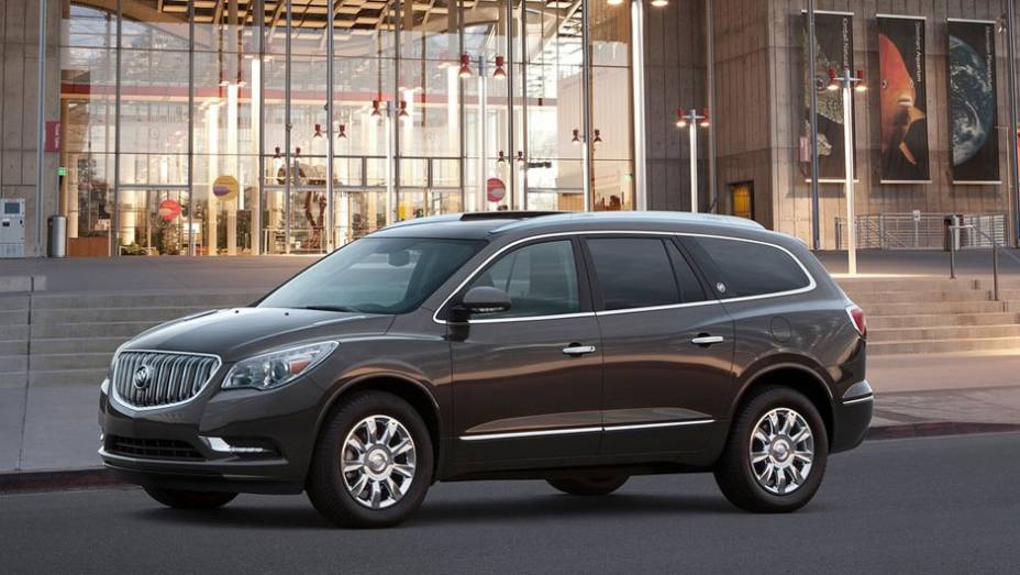 Enclave é equipado com com motor 3.6 V6, que gera 288 cavalos de potência | <a href="https://quatrorodas.abril.com.br/saloes/nova-york/2012/buick-enclave-681102.shtml" rel="migration">Leia mais</a>