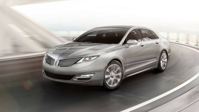 Sedã mostra a nova linguagem visual da Lincoln | <a href="https://quatrorodas.abril.com.br/saloes/nova-york/2012/lincoln-mkz-2013-681093.shtml" rel="migration">Leia mais</a> Sedã mostra a nova linguagem visual da Lincoln | <a href="https://quatrorodas.abril.com.br/saloes/nova-york/2012/lincoln-mkz-2013-681093.shtml" rel="migration">Leia mais</a>