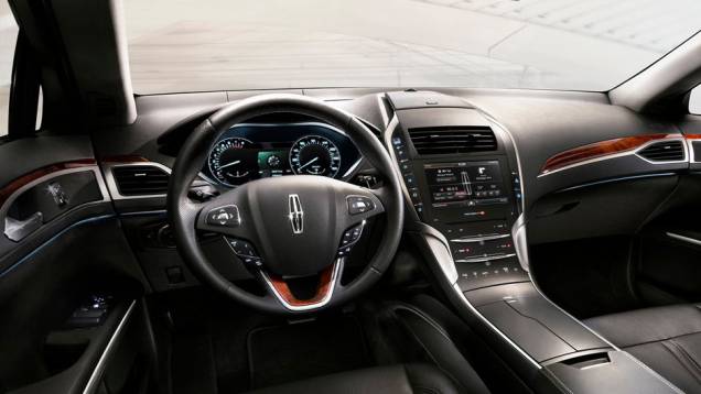 O sistema MyLincoln Touch, que controla todos os itens tecnológicos do modelo, será item de série | <a href="https://quatrorodas.abril.com.br/saloes/nova-york/2012/lincoln-mkz-2013-681093.shtml" rel="migration">Leia mais</a> O sistema MyLincoln Touch, que controla todos os itens tecnológicos do modelo, será item de série | <a href="https://quatrorodas.abril.com.br/saloes/nova-york/2012/lincoln-mkz-2013-681093.shtml" rel="migration">Leia mais</a>