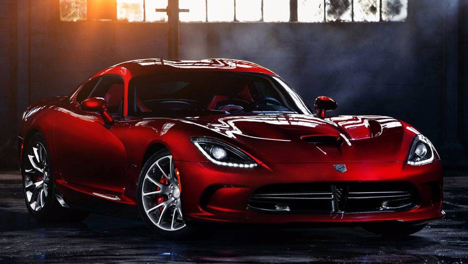Entrada de ar remete &agrave; Ferrari 550/575| <a href="https://quatrorodas.abril.com.br/saloes/nova-york/2012/srt-viper-681186.shtml" rel="migration">Leia mais</a>