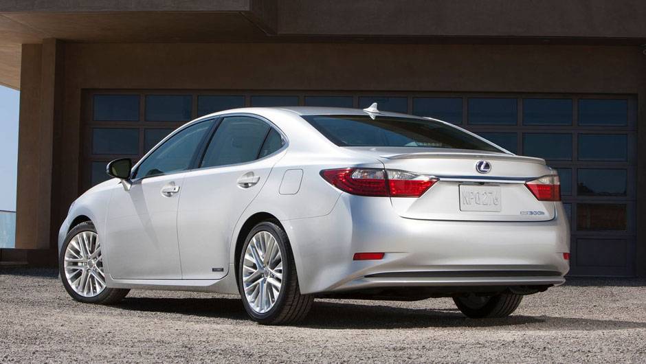 O ES ganhou maior dist&acirc;ncia entre-eixos | <a href="https://quatrorodas.abril.com.br/saloes/nova-york/2012/lexus-es-681238.shtml" rel="migration">Leia mais</a>