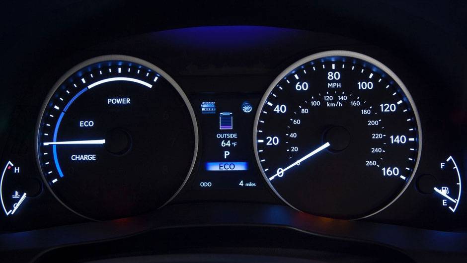 Sed&atilde; tem os modos esportivo e EV de dire&ccedil;&atilde;o | <a href="https://quatrorodas.abril.com.br/saloes/nova-york/2012/lexus-es-681238.shtml" rel="migration">Leia mais</a>