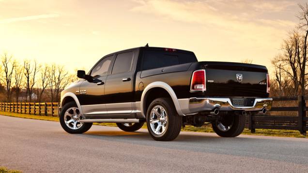 Outra novidade da linha 2013 é o câmbio automático de oito marchas | <a href="https://quatrorodas.abril.com.br/saloes/nova-york/2012/ram-1500-681323.shtml" rel="migration">Leia mais</a> Outra novidade da linha 2013 é o câmbio automático de oito marchas | <a href="https://quatrorodas.abril.com.br/saloes/nova-york/2012/ram-1500-681323.shtml" rel="migration">Leia mais</a>