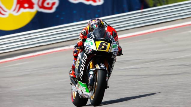 O alemão Stefan Bradl cravou o terceiro tempo | <a href="https://quatrorodas.abril.com.br/moto/noticias/marquez-domina-treino-pole-austin-779649.shtml" rel="migration">Leia mais</a>