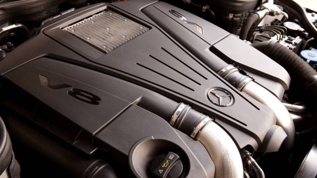 E500 Guard tem motor 4.6 V8 BlueEfficiency que entrega 408 cv de potência | <a href="https://quatrorodas.abril.com.br/noticias/classe-blindado-chega-ao-brasil-320139_p.shtml" rel="migration">Leia mais</a> E500 Guard tem motor 4.6 V8 BlueEfficiency que entrega 408 cv de potência | <a href="https://quatrorodas.abril.com.br/noticias/classe-blindado-chega-ao-brasil-320139_p.shtml" rel="migration">Leia mais</a>
