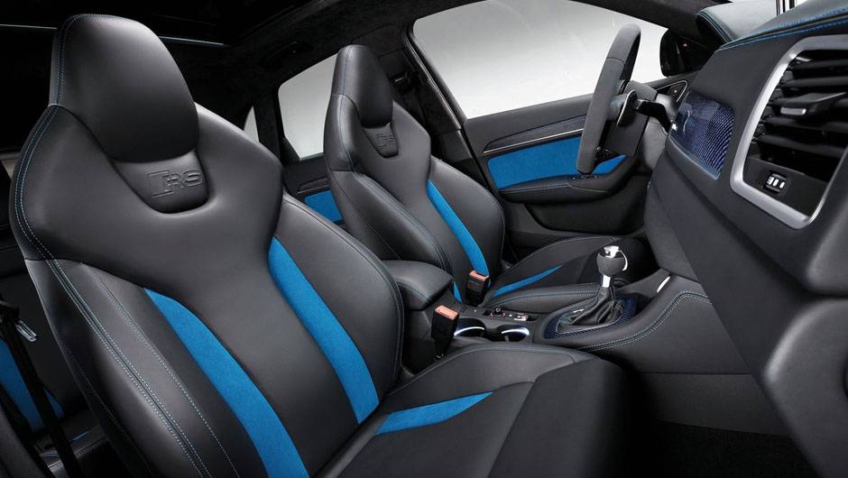 Os bancos esportivos literalmente abra&ccedil;am o corpo dos passageiros | <a href="https://quatrorodas.abril.com.br/saloes/pequim/2012/audi-rs-q3-concept-682486.shtml" rel="migration">Leia mais</a>
