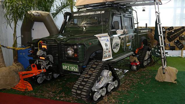 Land Rover Defender dá uma prévia do que é se aventurar em trilhas