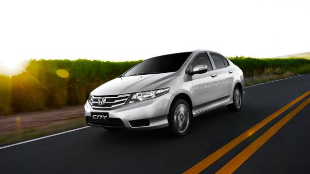 Sedã chega à linha 2013 com poucas mudanças estéticas | <a href="https://quatrorodas.abril.com.br/carros/lancamentos/honda-city-2013-682476.shtml" rel="migration">Leia mais</a>