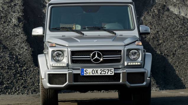 Modelo conta com luzes diurnas de LEDs | <a href="https://quatrorodas.abril.com.br/saloes/pequim/2012/mercedes-g63-amg-682501.shtml" rel="migration">Leia mais</a> Modelo conta com luzes diurnas de LEDs | <a href="https://quatrorodas.abril.com.br/saloes/pequim/2012/mercedes-g63-amg-682501.shtml" rel="migration">Leia mais</a>