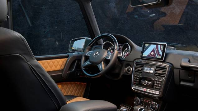 O novo modelo vem com transmissão automática de sete velocidades e tração integral | <a href="https://quatrorodas.abril.com.br/saloes/pequim/2012/mercedes-g63-amg-682501.shtml" rel="migration">Leia mais</a> O novo modelo vem com transmissão automática de sete velocidades e tração integral | <a href="https://quatrorodas.abril.com.br/saloes/pequim/2012/mercedes-g63-amg-682501.shtml" rel="migration">Leia mais</a>