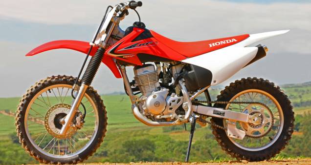 A nova CRF 150F tem o mesmo apelo visual que suas irmãs de competição A nova CRF 150F tem o mesmo apelo visual que suas irmãs de competição