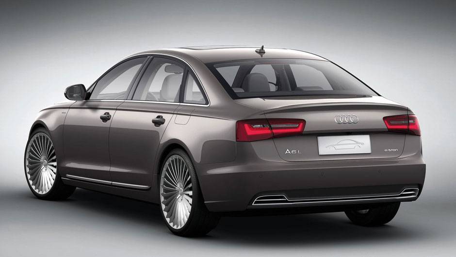 Dentre os aspectos que o diferenciam do A6 tradicional, est&aacute; o difusor traseiro | <a href="https://quatrorodas.abril.com.br/saloes/pequim/2012/audi-a6-l-e-tron-682722.shtml" rel="migration">Leia mais</a>