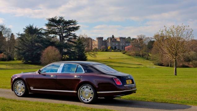 Carro terá apenas 60 unidades | <a href="https://quatrorodas.abril.com.br/saloes/pequim/2012/bentley-mulsanne-diamond-jubilee-682788.shtml" rel="migration">Leia mais</a>