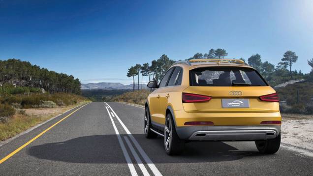 O motor é 2.5 dotado de turbocompressor | <a href="https://quatrorodas.abril.com.br/saloes/pequim/2012/audi-q3-jinlong-yufeng-682750.shtml" rel="migration">Leia mais</a> O motor é 2.5 dotado de turbocompressor | <a href="https://quatrorodas.abril.com.br/saloes/pequim/2012/audi-q3-jinlong-yufeng-682750.shtml" rel="migration">Leia mais</a>