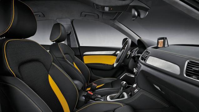 A velocidade máxima de 250 km/h | <a href="https://quatrorodas.abril.com.br/saloes/pequim/2012/audi-q3-jinlong-yufeng-682750.shtml" rel="migration">Leia mais</a> A velocidade máxima de 250 km/h | <a href="https://quatrorodas.abril.com.br/saloes/pequim/2012/audi-q3-jinlong-yufeng-682750.shtml" rel="migration">Leia mais</a>