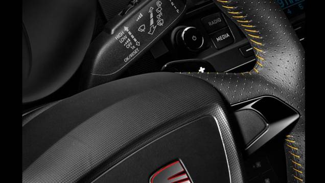 Modelo tem apliques pretos no painel e um sistema de entretenimento com tela de cinco polegadas | <a href="https://quatrorodas.abril.com.br/saloes/pequim/2012/seat-ibiza-cupra-concept-682768.shtml" rel="migration">Leia mais</a> Modelo tem apliques pretos no painel e um sistema de entretenimento com tela de cinco polegadas | <a href="https://quatrorodas.abril.com.br/saloes/pequim/2012/seat-ibiza-cupra-concept-682768.shtml" rel="migration">Leia mais</a>