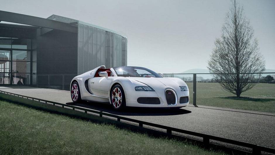 A edi&ccedil;&atilde;o especial foi feita para homenagear o Ano do Drag&atilde;o | <a href="https://quatrorodas.abril.com.br/saloes/pequim/2012/bugatti-veyron-wei-long-682847.shtml" rel="migration">Leia mais</a>