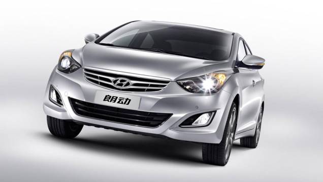 Sim, é ele mesmo: o nome é diferente, mas o carro continua sendo o Elantra | <a href="https://quatrorodas.abril.com.br/saloes/pequim/2012/hyundai-langdeng-682932.shtml" rel="migration">Leia mais</a> Sim, é ele mesmo: o nome é diferente, mas o carro continua sendo o Elantra | <a href="https://quatrorodas.abril.com.br/saloes/pequim/2012/hyundai-langdeng-682932.shtml" rel="migration">Leia mais</a>